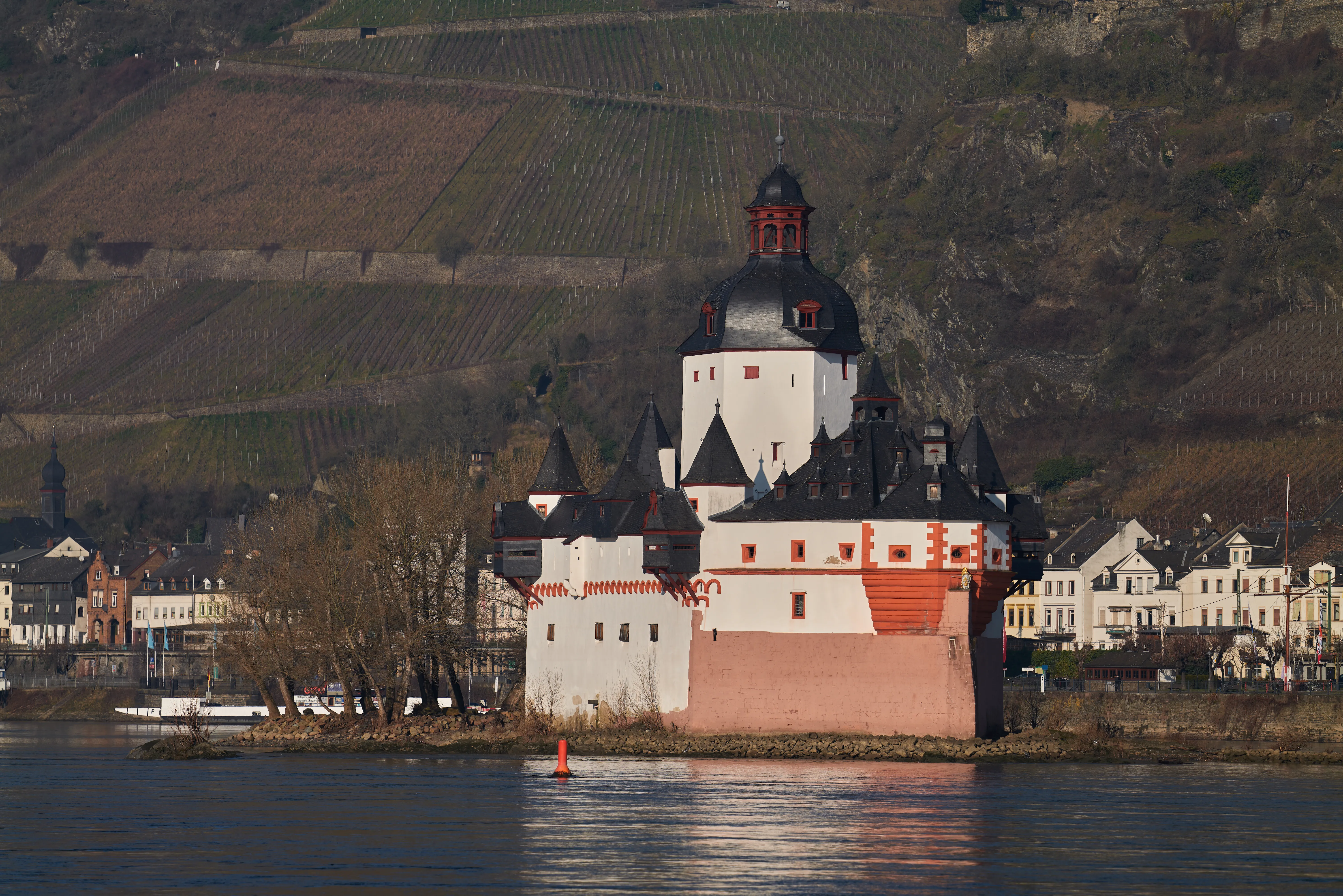 Pfalzgrafenstein – ein steinernes Schiff, erstarrt mitten im Fluss