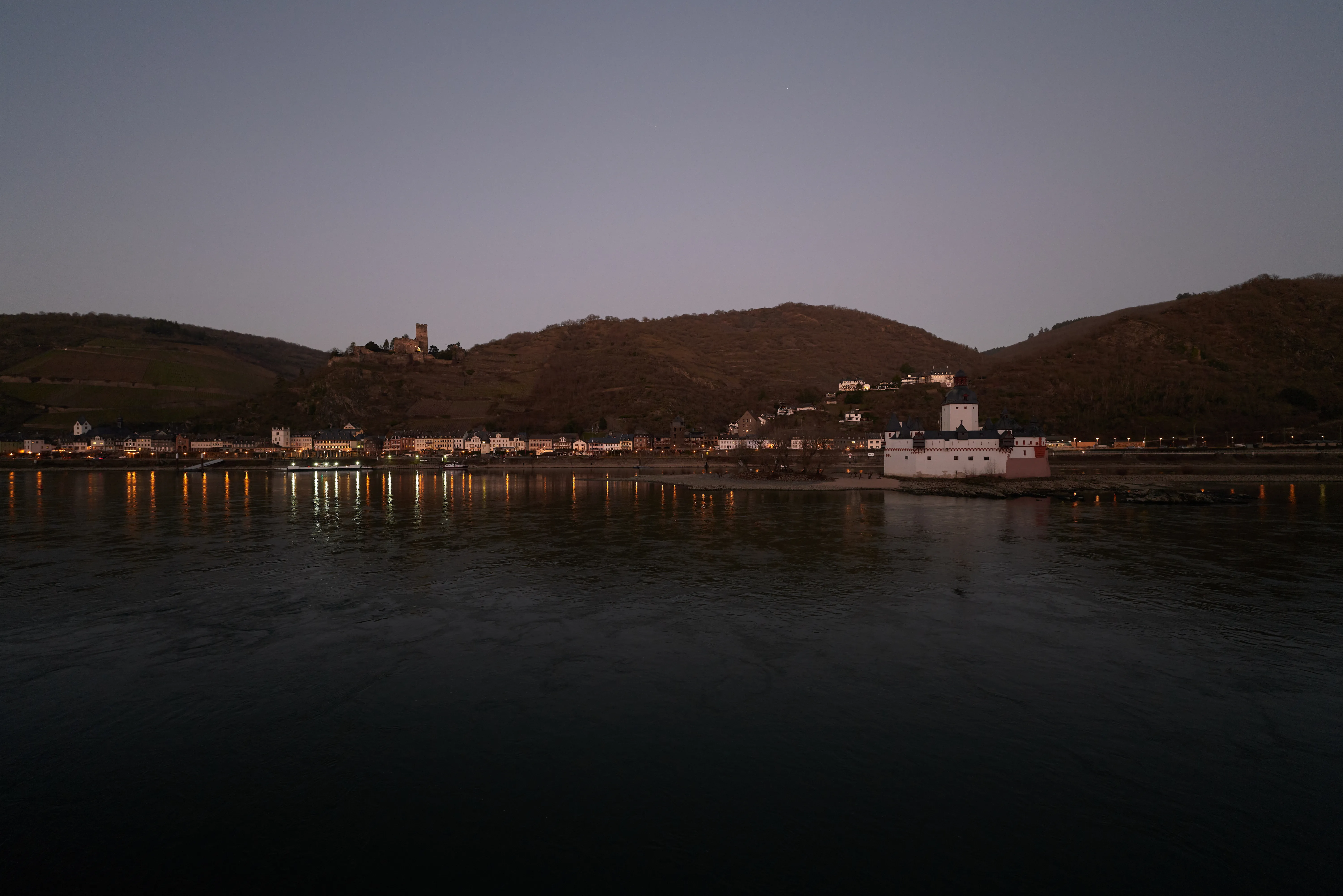Pfalzgrafenstein – ein steinernes Schiff, erstarrt mitten im Fluss