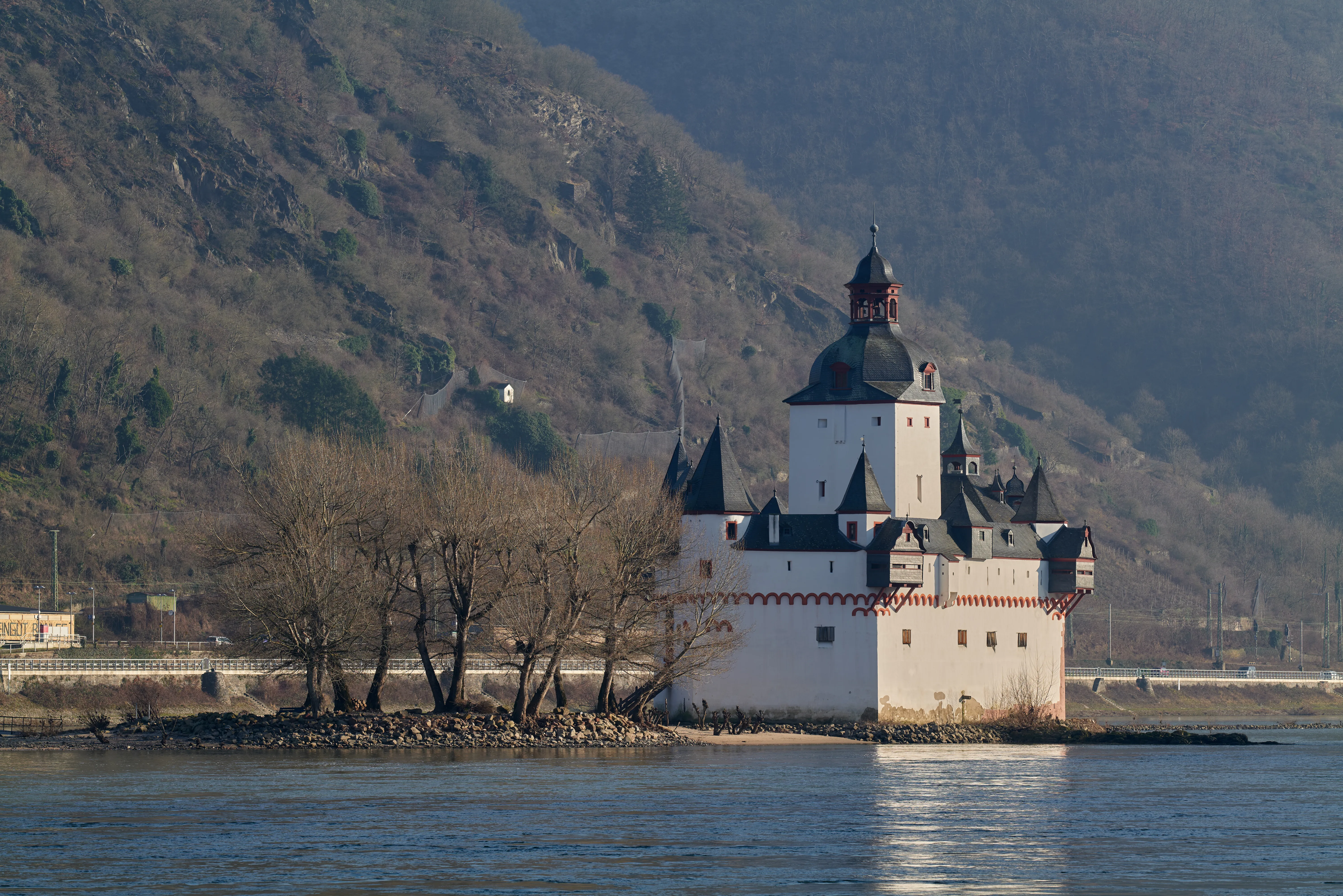 Pfalzgrafenstein – ein steinernes Schiff, erstarrt mitten im Fluss